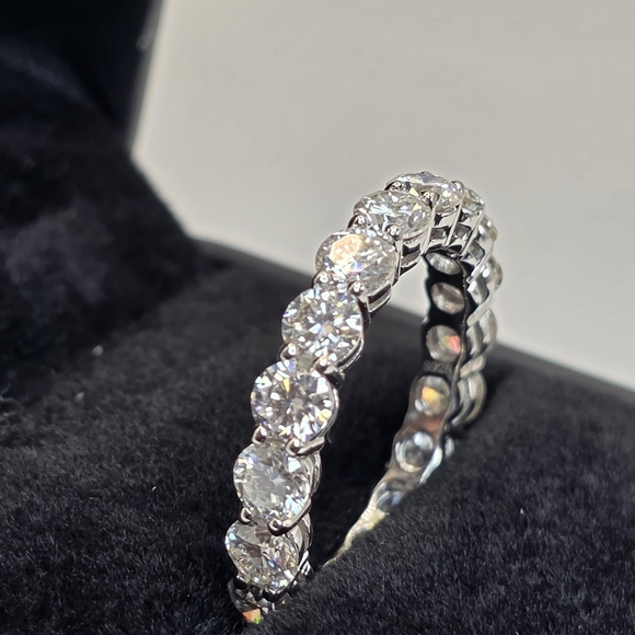 💎 4.5-5 Carat Moissanite Eternity Band – 3.34mm Size 9 - Picture 2 of 4